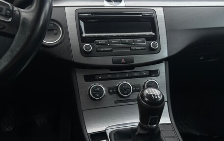 Volkswagen Passat B7, 2013 год, 800 000 рублей, 24 фотография