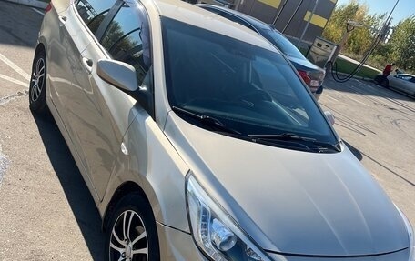 Hyundai Solaris II рестайлинг, 2014 год, 520 000 рублей, 2 фотография
