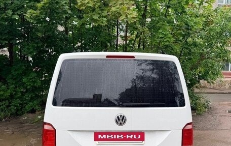 Volkswagen Caravelle T6 рестайлинг, 2017 год, 3 200 000 рублей, 11 фотография