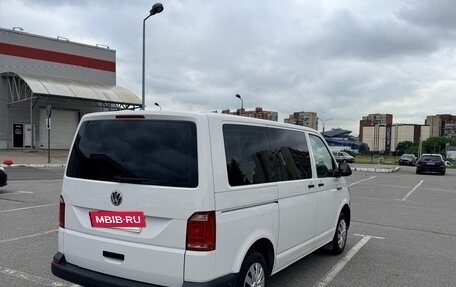 Volkswagen Caravelle T6 рестайлинг, 2017 год, 3 200 000 рублей, 10 фотография