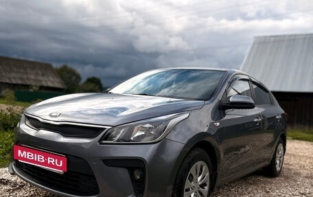 KIA Rio IV, 2018 год, 1 100 000 рублей, 3 фотография
