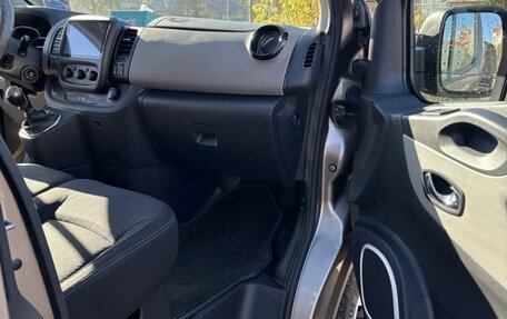 Renault Trafic, 2017 год, 2 380 000 рублей, 3 фотография