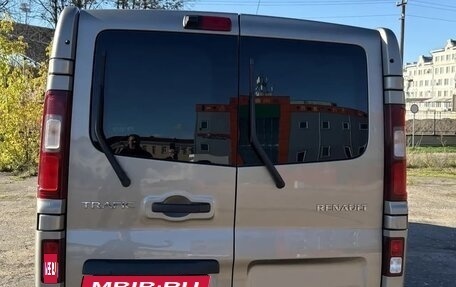 Renault Trafic, 2017 год, 2 380 000 рублей, 8 фотография