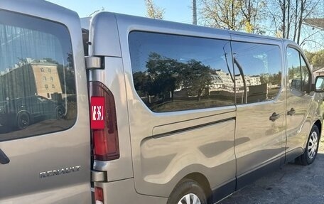 Renault Trafic, 2017 год, 2 380 000 рублей, 10 фотография
