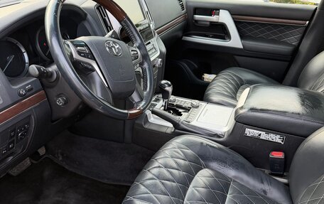 Toyota Land Cruiser 200, 2016 год, 6 800 000 рублей, 7 фотография