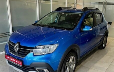 Renault Sandero II рестайлинг, 2022 год, 849 000 рублей, 1 фотография