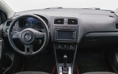Volkswagen Polo VI (EU Market), 2010 год, 650 000 рублей, 12 фотография