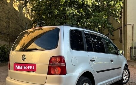 Volkswagen Touran III, 2007 год, 650 000 рублей, 2 фотография