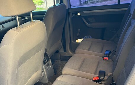 Volkswagen Touran III, 2007 год, 650 000 рублей, 12 фотография