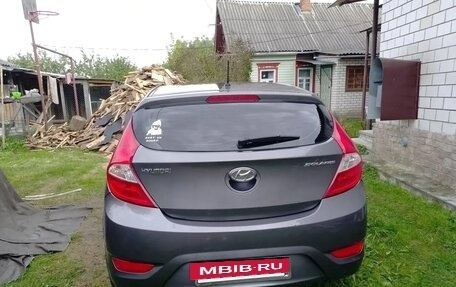 Hyundai Solaris II рестайлинг, 2013 год, 1 000 000 рублей, 3 фотография