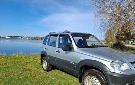 Chevrolet Niva I рестайлинг, 2011 год, 440 000 рублей, 3 фотография
