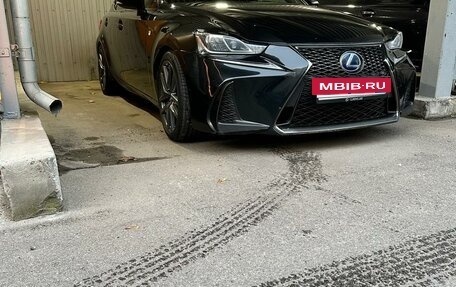 Lexus IS III, 2018 год, 2 050 000 рублей, 5 фотография