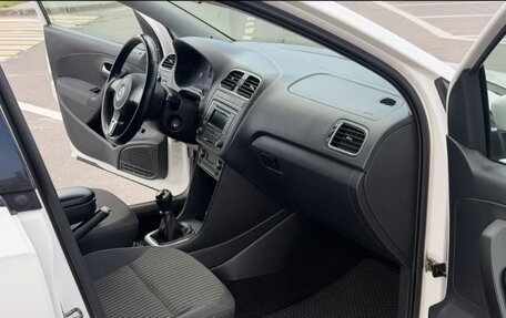 Volkswagen Polo VI (EU Market), 2013 год, 690 000 рублей, 9 фотография