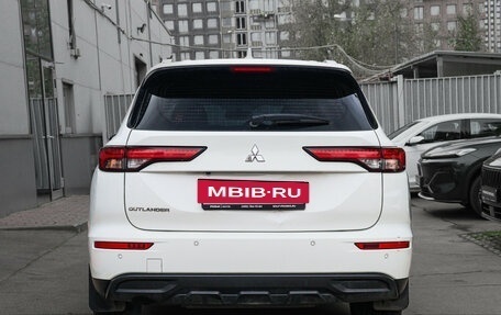 Mitsubishi Outlander, 2022 год, 2 850 000 рублей, 5 фотография