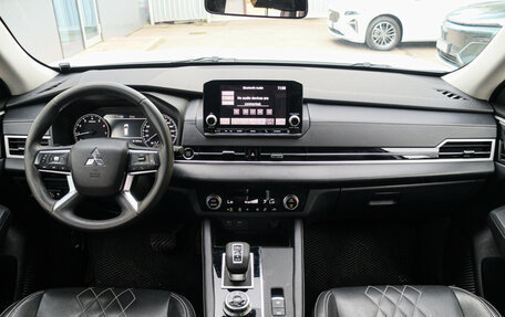 Mitsubishi Outlander, 2022 год, 2 850 000 рублей, 9 фотография