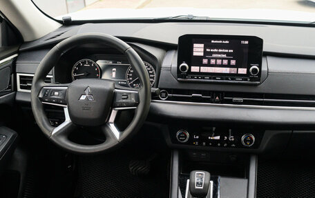 Mitsubishi Outlander, 2022 год, 2 850 000 рублей, 10 фотография