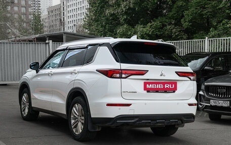Mitsubishi Outlander, 2022 год, 2 850 000 рублей, 6 фотография