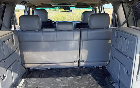Toyota Land Cruiser 100 рестайлинг 2, 2003 год, 1 800 000 рублей, 19 фотография