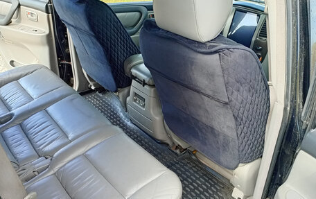 Toyota Land Cruiser 100 рестайлинг 2, 2003 год, 1 800 000 рублей, 21 фотография