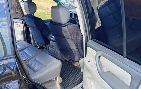 Toyota Land Cruiser 100 рестайлинг 2, 2003 год, 1 800 000 рублей, 20 фотография