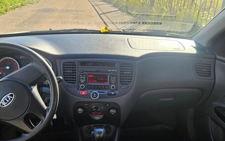 KIA Rio II, 2011 год, 600 000 рублей, 6 фотография
