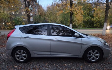 Hyundai Solaris II рестайлинг, 2011 год, 725 000 рублей, 7 фотография
