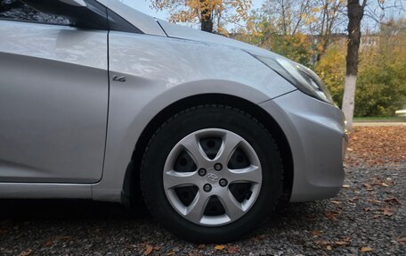 Hyundai Solaris II рестайлинг, 2011 год, 725 000 рублей, 15 фотография
