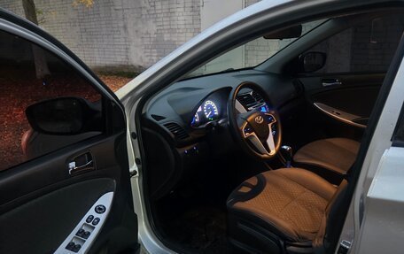 Hyundai Solaris II рестайлинг, 2011 год, 725 000 рублей, 18 фотография