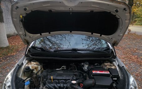 Hyundai Solaris II рестайлинг, 2011 год, 725 000 рублей, 17 фотография