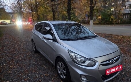 Hyundai Solaris II рестайлинг, 2011 год, 725 000 рублей, 8 фотография