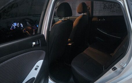 Hyundai Solaris II рестайлинг, 2011 год, 725 000 рублей, 19 фотография