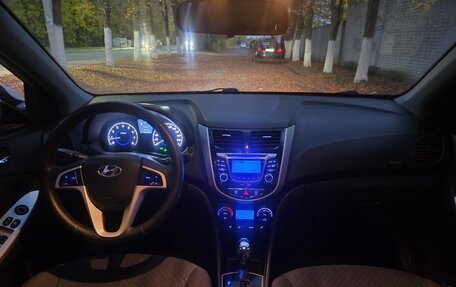 Hyundai Solaris II рестайлинг, 2011 год, 725 000 рублей, 22 фотография