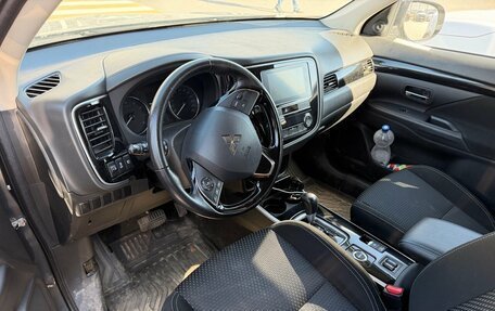 Mitsubishi Outlander III рестайлинг 3, 2019 год, 2 200 000 рублей, 5 фотография