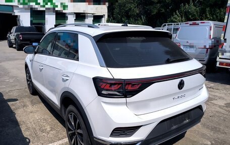 Volkswagen T-Roc I, 2023 год, 2 130 000 рублей, 5 фотография