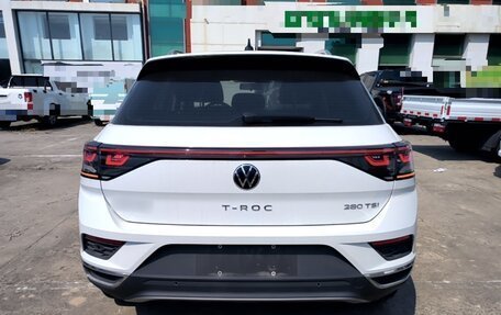 Volkswagen T-Roc I, 2023 год, 2 130 000 рублей, 7 фотография