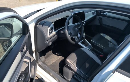 Volkswagen T-Roc I, 2023 год, 2 130 000 рублей, 12 фотография