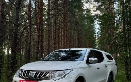 Mitsubishi L200 IV рестайлинг, 2015 год, 2 290 000 рублей, 1 фотография