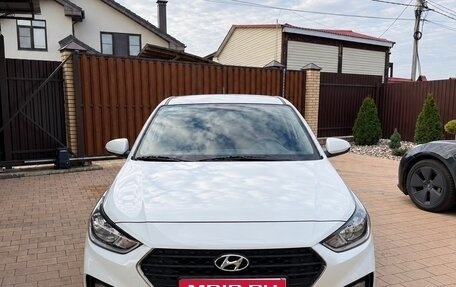 Hyundai Solaris II рестайлинг, 2018 год, 1 400 000 рублей, 1 фотография