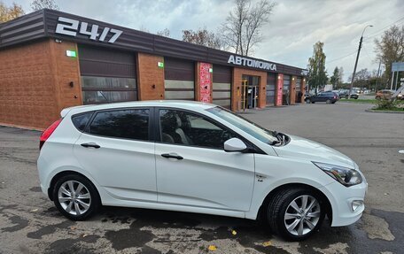 Hyundai Solaris II рестайлинг, 2015 год, 890 000 рублей, 2 фотография