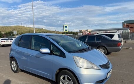 Honda Fit III, 2010 год, 750 000 рублей, 7 фотография