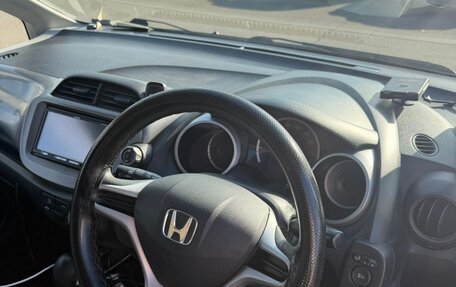 Honda Fit III, 2010 год, 750 000 рублей, 9 фотография