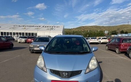 Honda Fit III, 2010 год, 750 000 рублей, 2 фотография