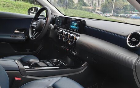 Mercedes-Benz A-Класс, 2018 год, 2 200 000 рублей, 9 фотография
