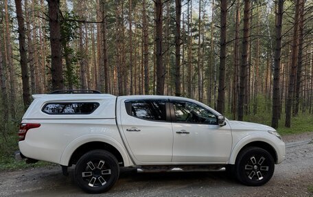 Mitsubishi L200 IV рестайлинг, 2015 год, 2 290 000 рублей, 3 фотография