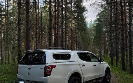 Mitsubishi L200 IV рестайлинг, 2015 год, 2 290 000 рублей, 4 фотография