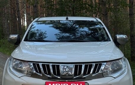 Mitsubishi L200 IV рестайлинг, 2015 год, 2 290 000 рублей, 5 фотография