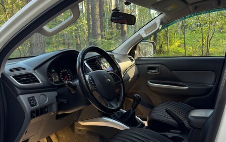 Mitsubishi L200 IV рестайлинг, 2015 год, 2 290 000 рублей, 8 фотография