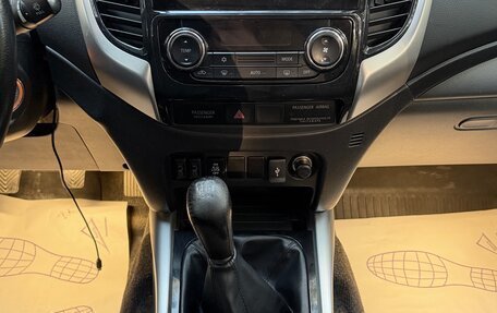 Mitsubishi L200 IV рестайлинг, 2015 год, 2 290 000 рублей, 16 фотография