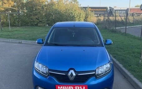 Renault Logan II, 2015 год, 750 000 рублей, 4 фотография