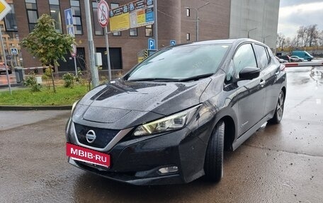 Nissan Leaf II, 2018 год, 1 890 000 рублей, 4 фотография